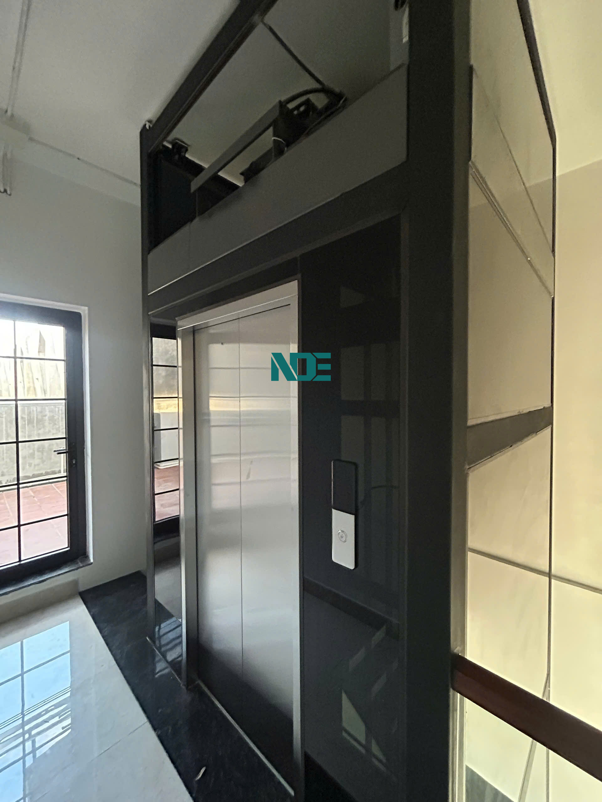 Hoàn toàn nên lắp thang máy trong gia đình