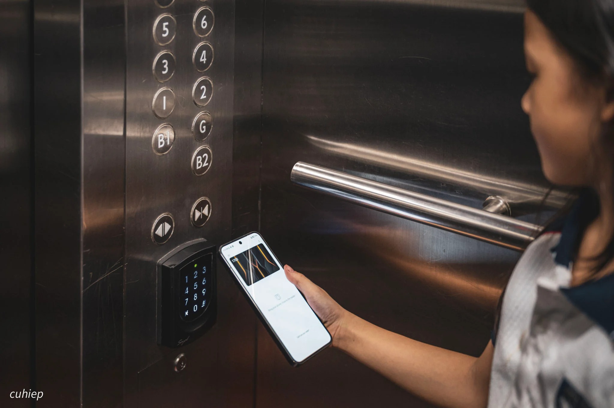 Thang máy điều khiển bằng Smartphone
