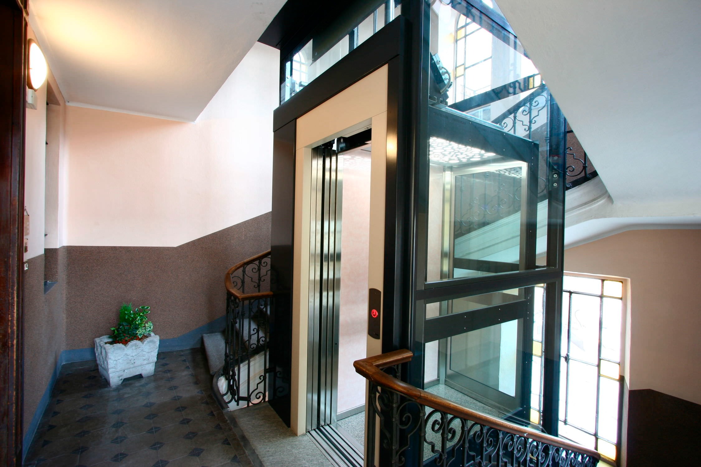 Xác thực cấu hình tiêu chuẩn thang máy gia đình 300 triệu